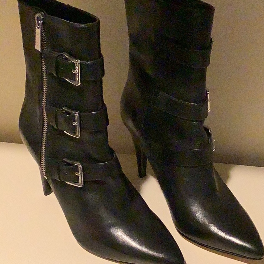 NEW MICHAEL KORS BOOTIES